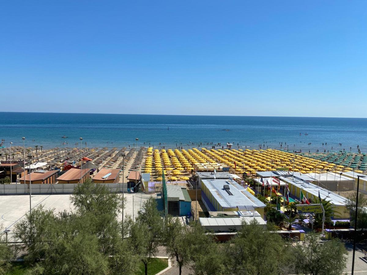 Hotel Nettuno Pesaro Eksteriør billede