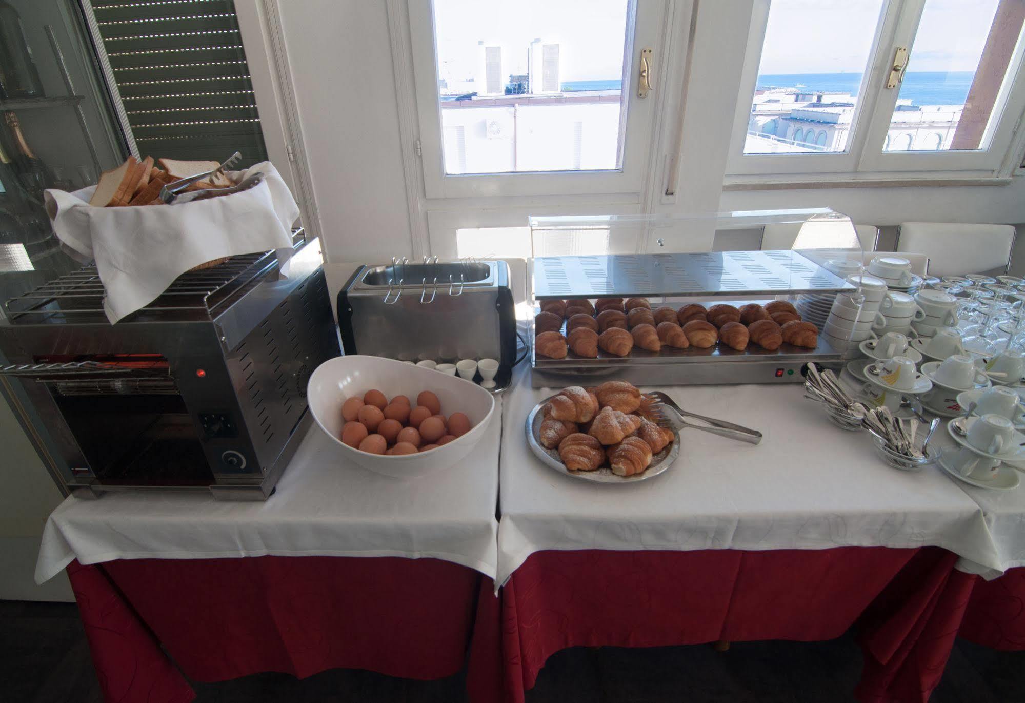 Hotel Nettuno Pesaro Eksteriør billede
