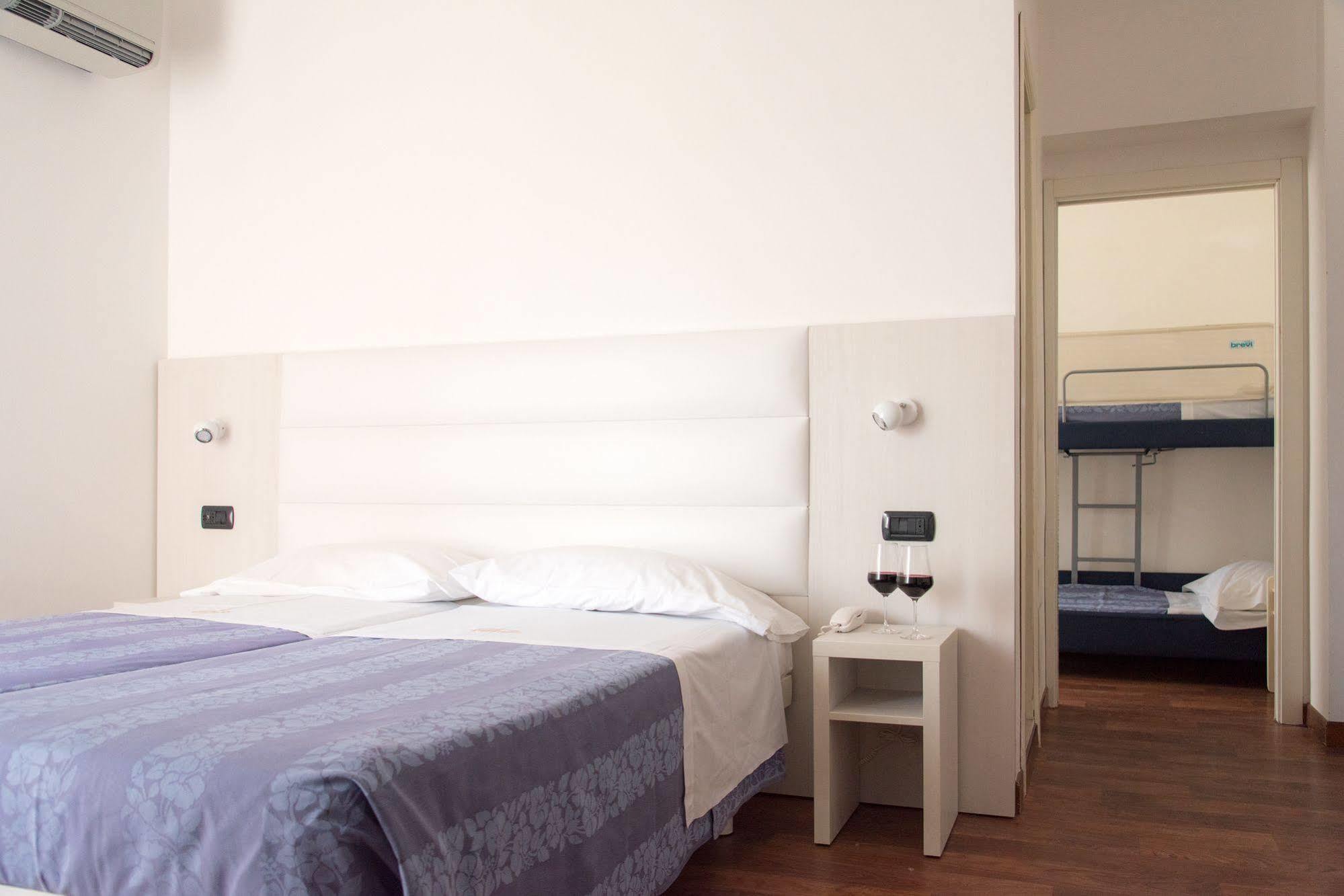 Hotel Nettuno Pesaro Eksteriør billede