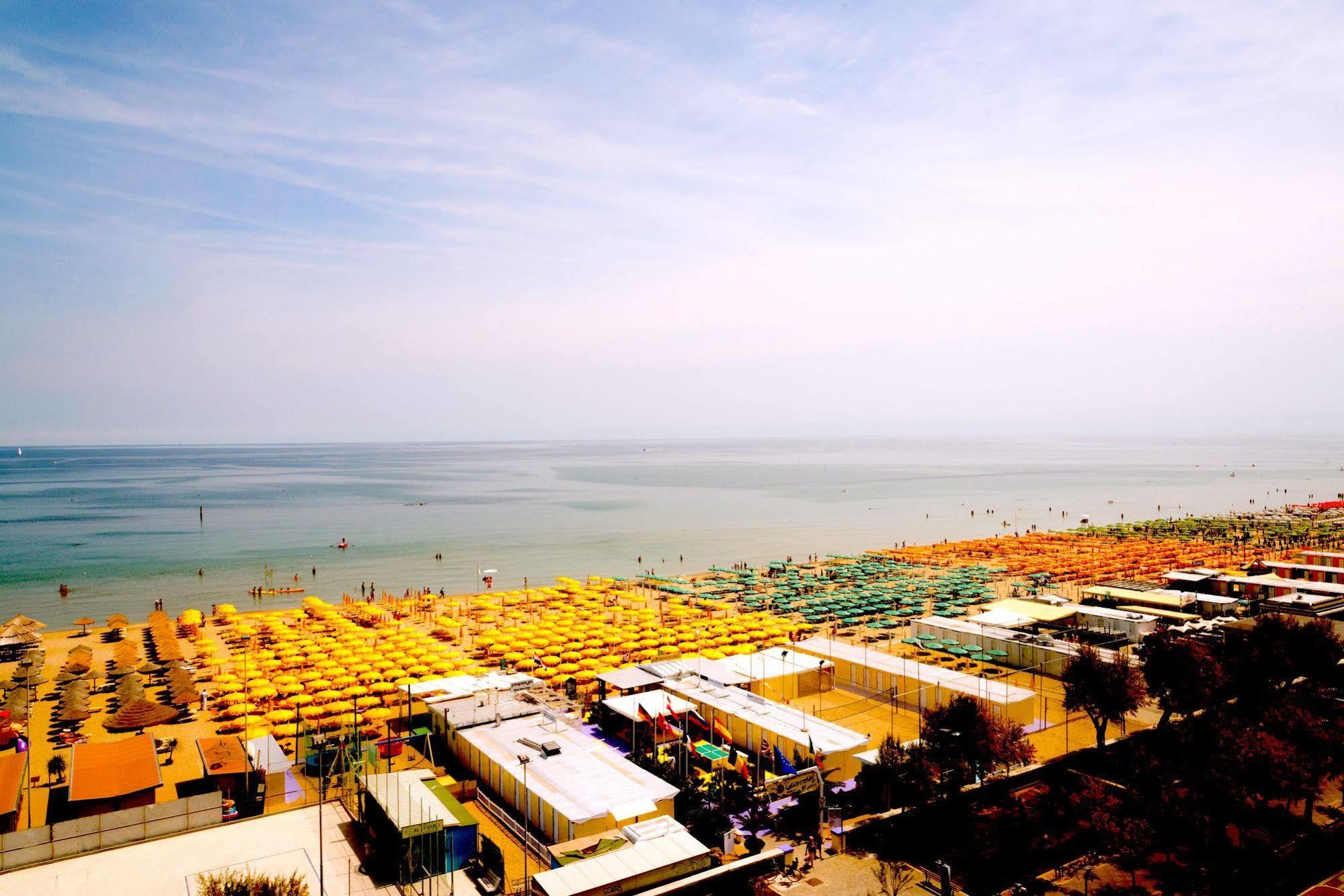 Hotel Nettuno Pesaro Eksteriør billede