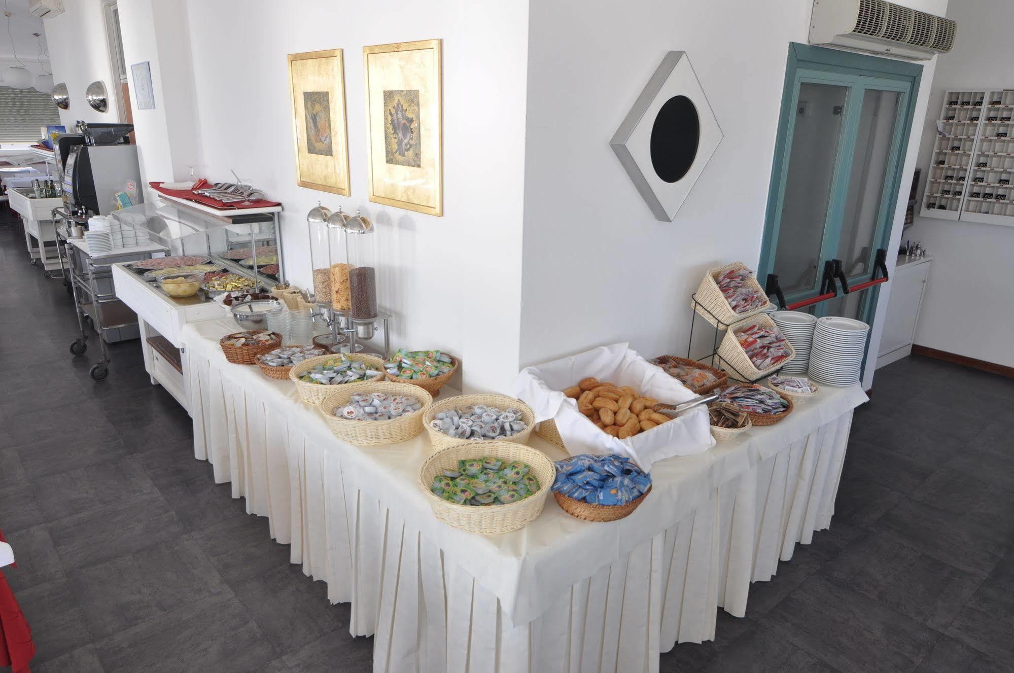 Hotel Nettuno Pesaro Eksteriør billede