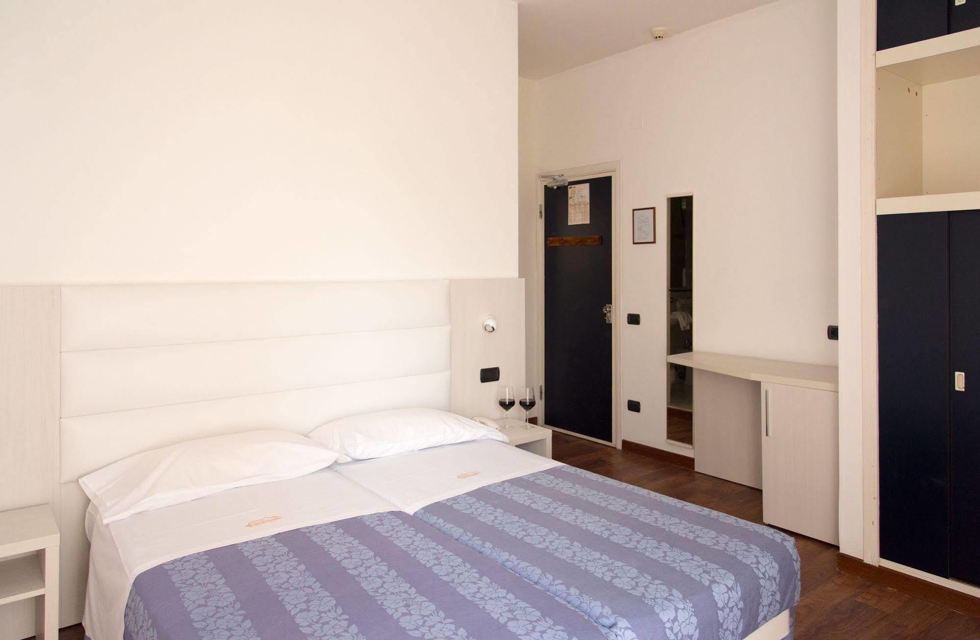 Hotel Nettuno Pesaro Eksteriør billede